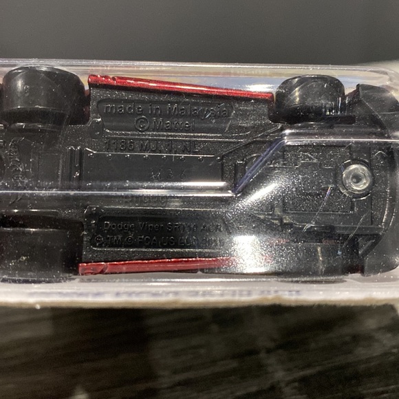 Hot Wheels | Race Day #7 of 10 Vehicles: Dodge Viper SRT10 ACR - 1:64 Scale - Picture 9 of 13